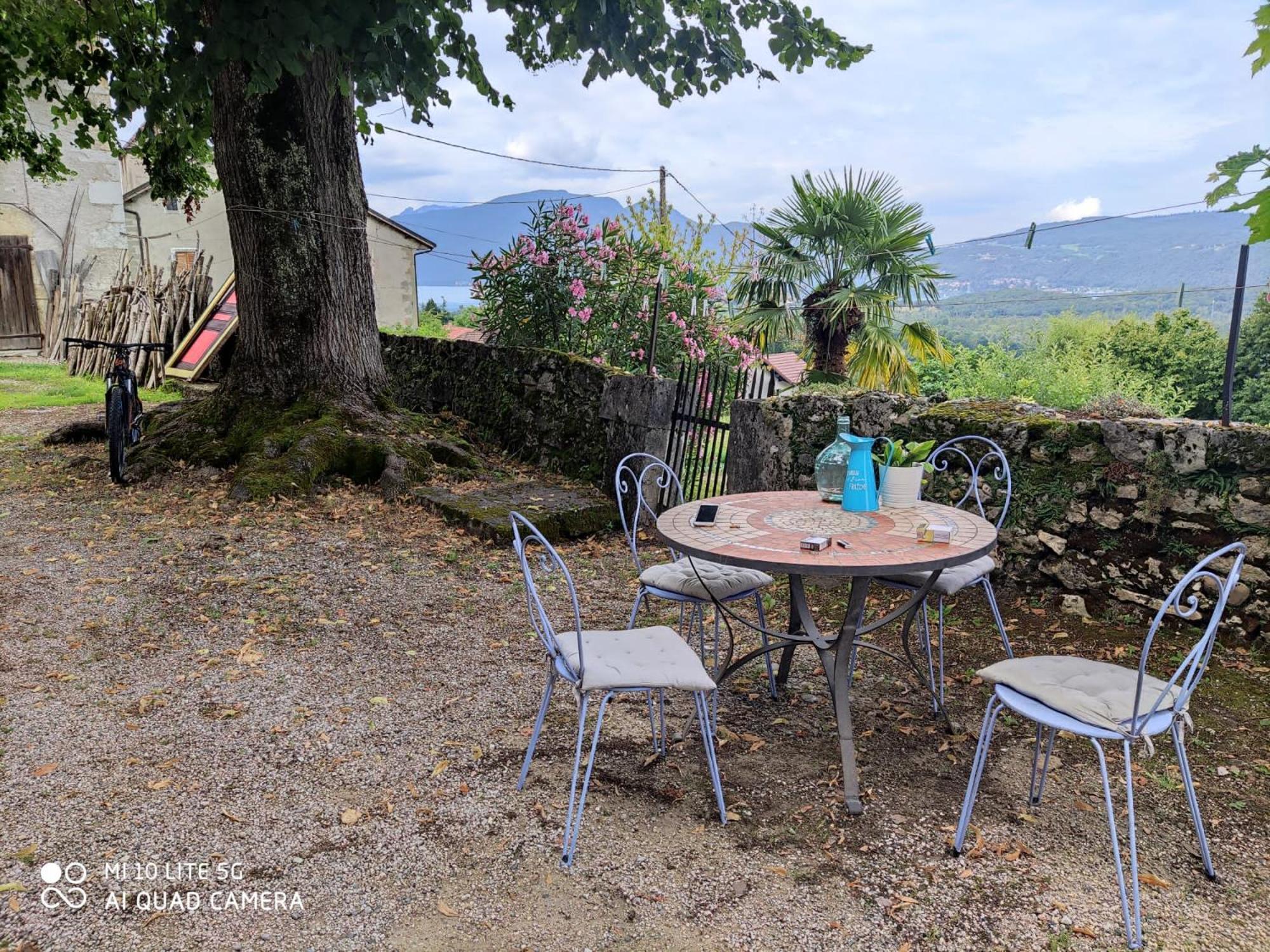 Du Vent Dans Les Arbres -120M2 Belle Vue Sur Le Lac Chindrieux Exteriér fotografie